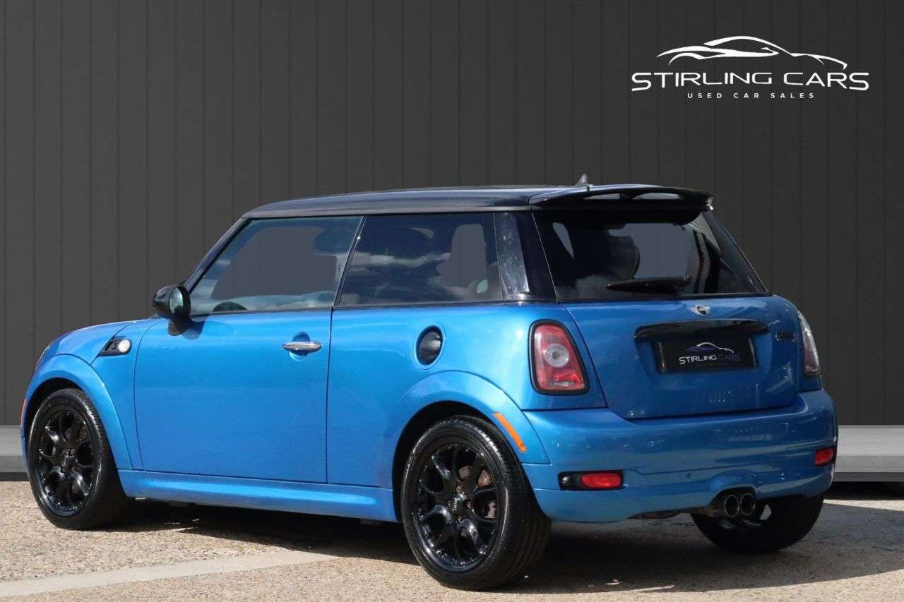 null MINI HATCH null MINI HATCH