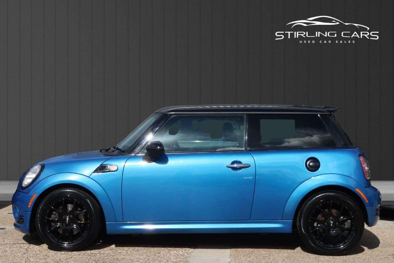 null MINI HATCH null MINI HATCH