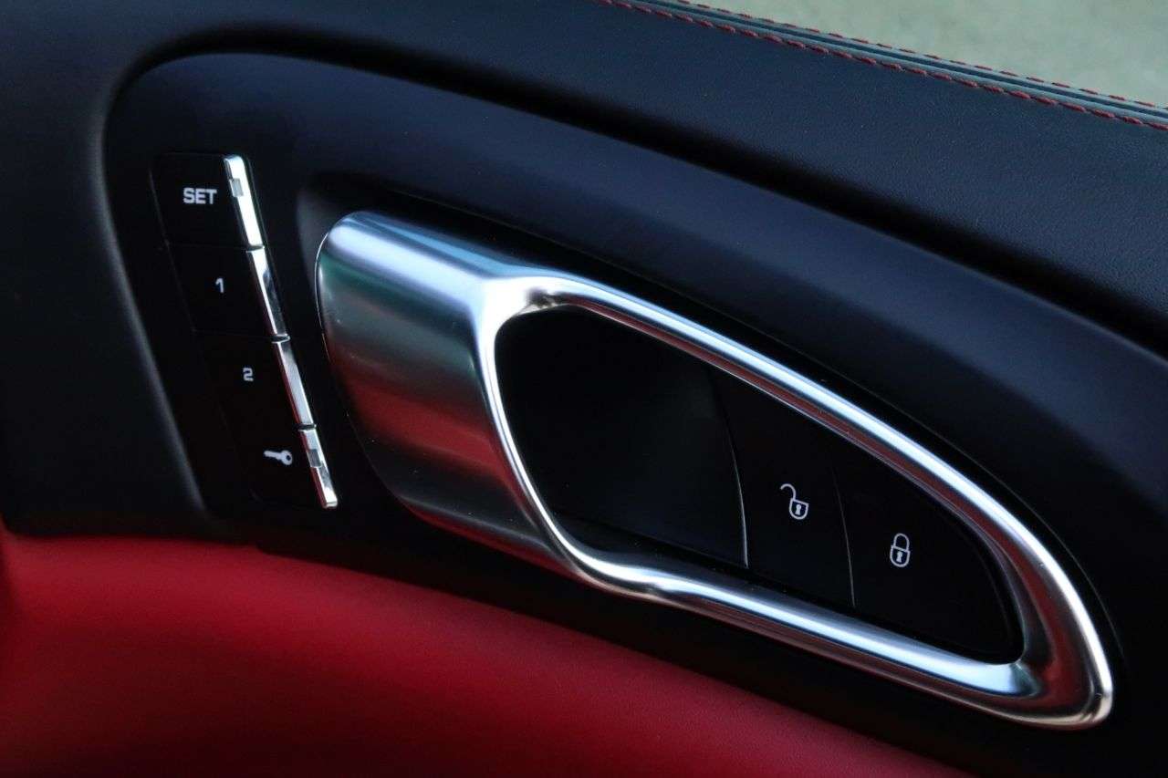 2015 PORSCHE CAYENNE 2015 PORSCHE CAYENNE