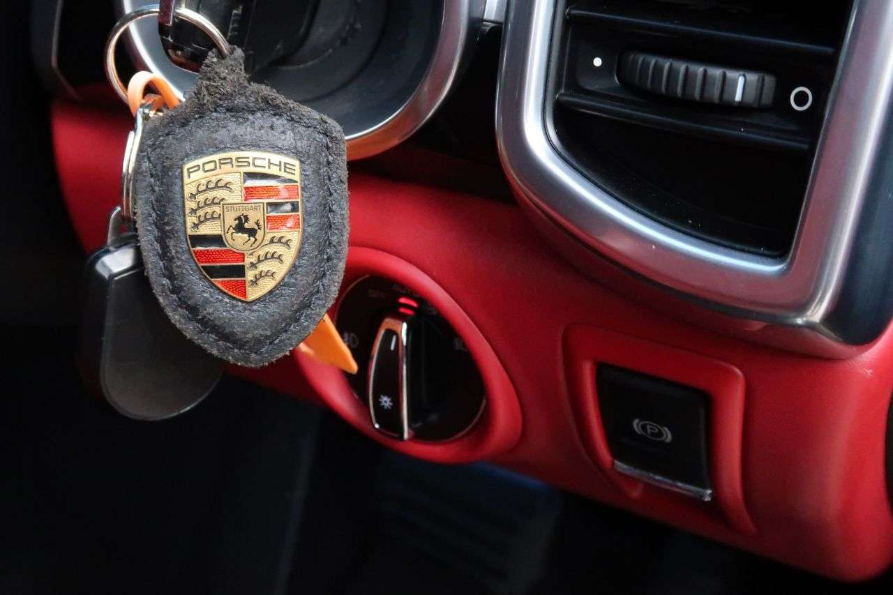 2015 PORSCHE CAYENNE 2015 PORSCHE CAYENNE