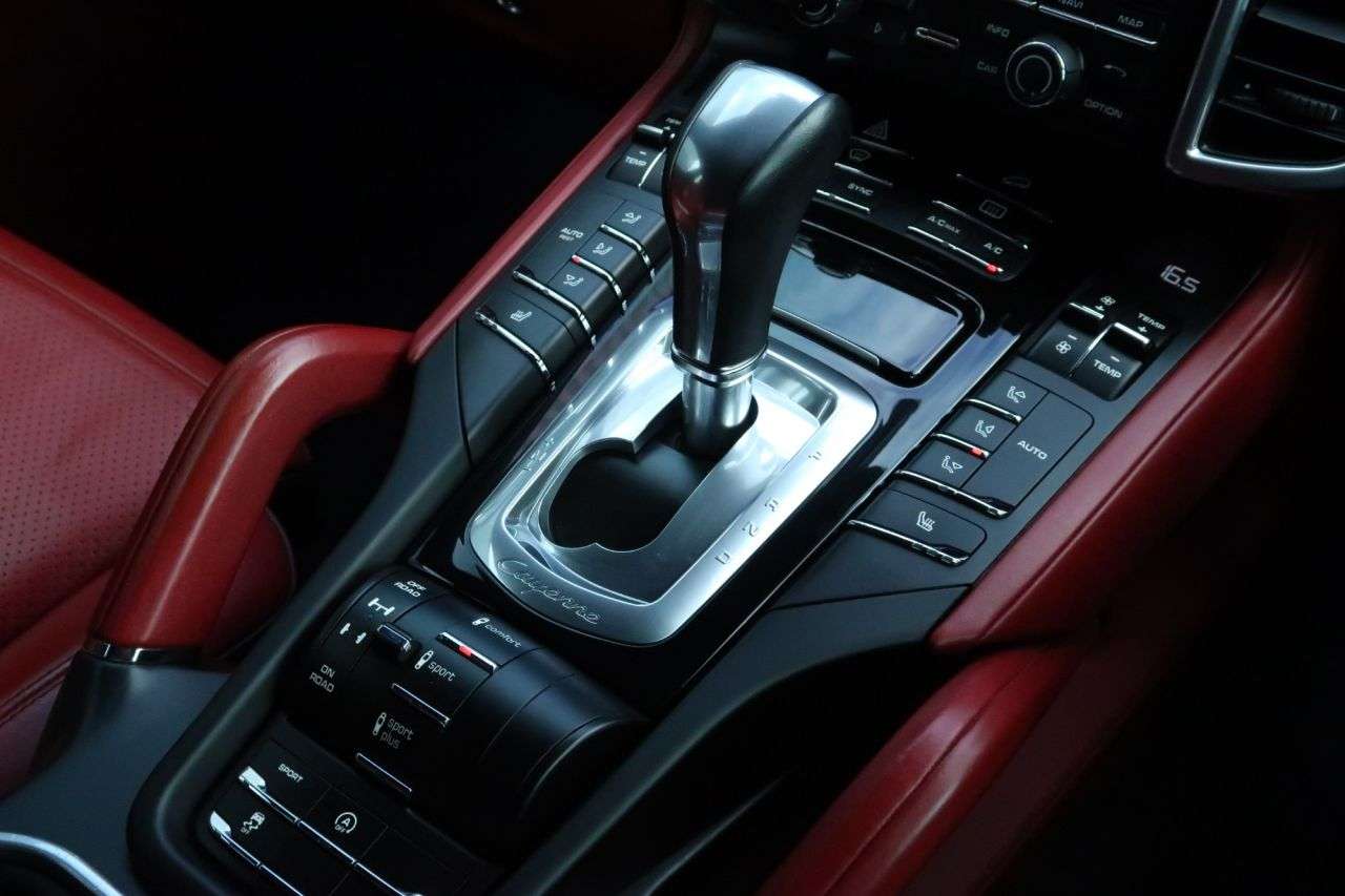 2015 PORSCHE CAYENNE 2015 PORSCHE CAYENNE