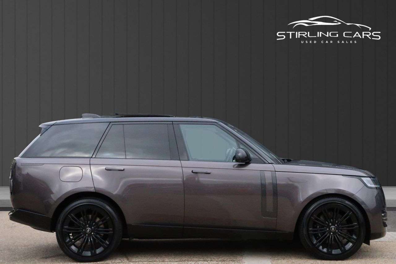 A 2022 LAND ROVER RANGE ROVER 4.4 P530 V8 First Edition SUV 5dr Petrol Auto 4WD Euro 6 (s/s) (530 ps) FIN A 2022 LAND ROVER RANGE ROVER 4.4 P530 V8 First Edition SUV 5dr Petrol Auto 4WD Euro 6 (s/s) (530 ps) FIN