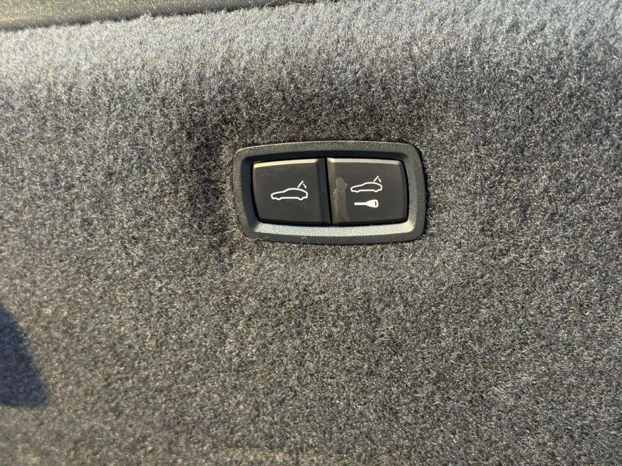 2020 PORSCHE TAYCAN 2020 PORSCHE TAYCAN