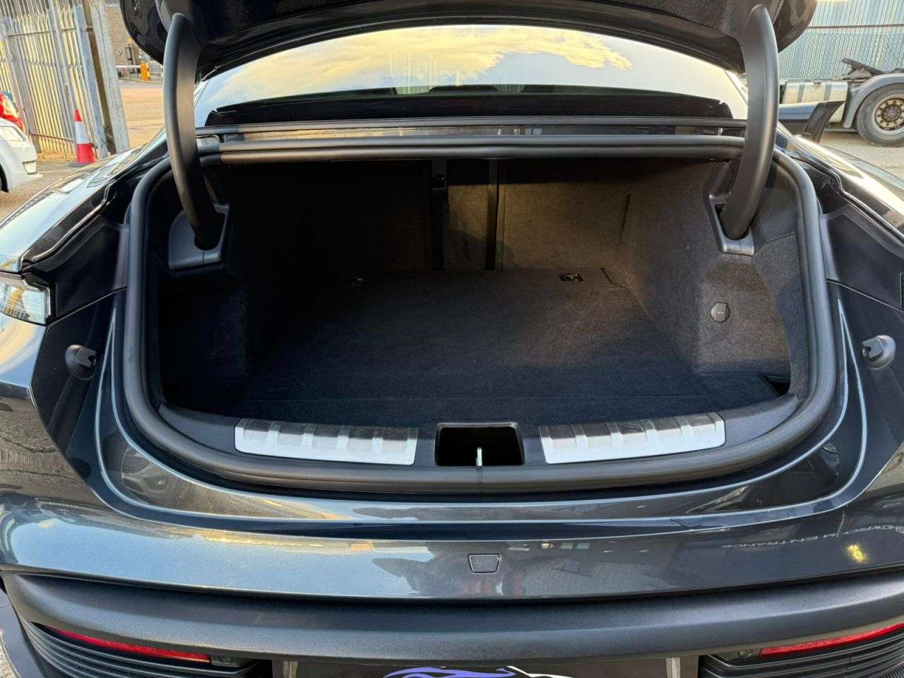 2020 PORSCHE TAYCAN 2020 PORSCHE TAYCAN