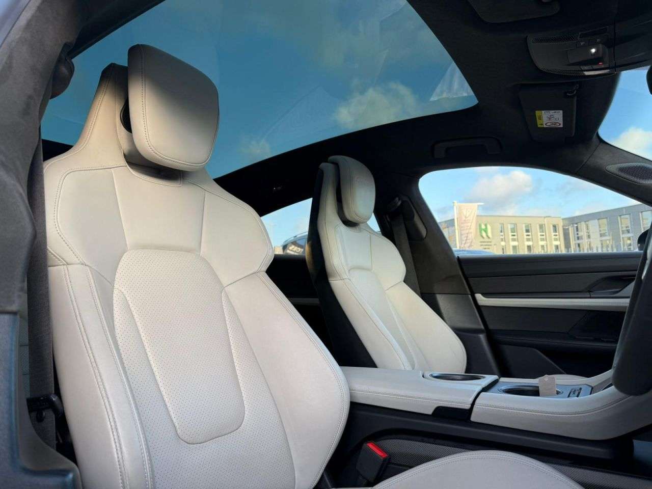 2020 PORSCHE TAYCAN 2020 PORSCHE TAYCAN