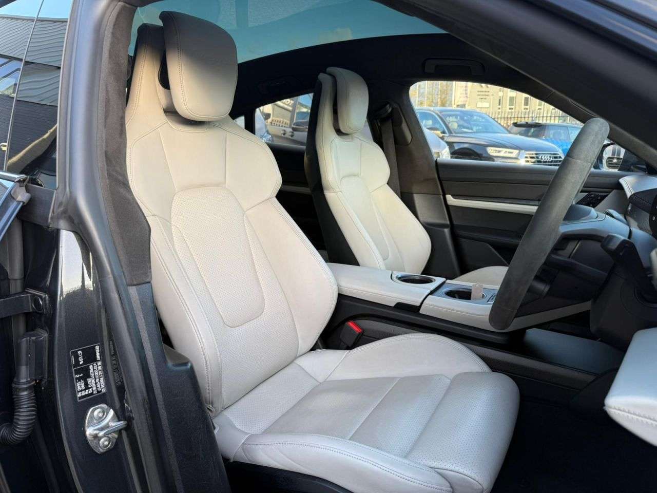 2020 PORSCHE TAYCAN 2020 PORSCHE TAYCAN