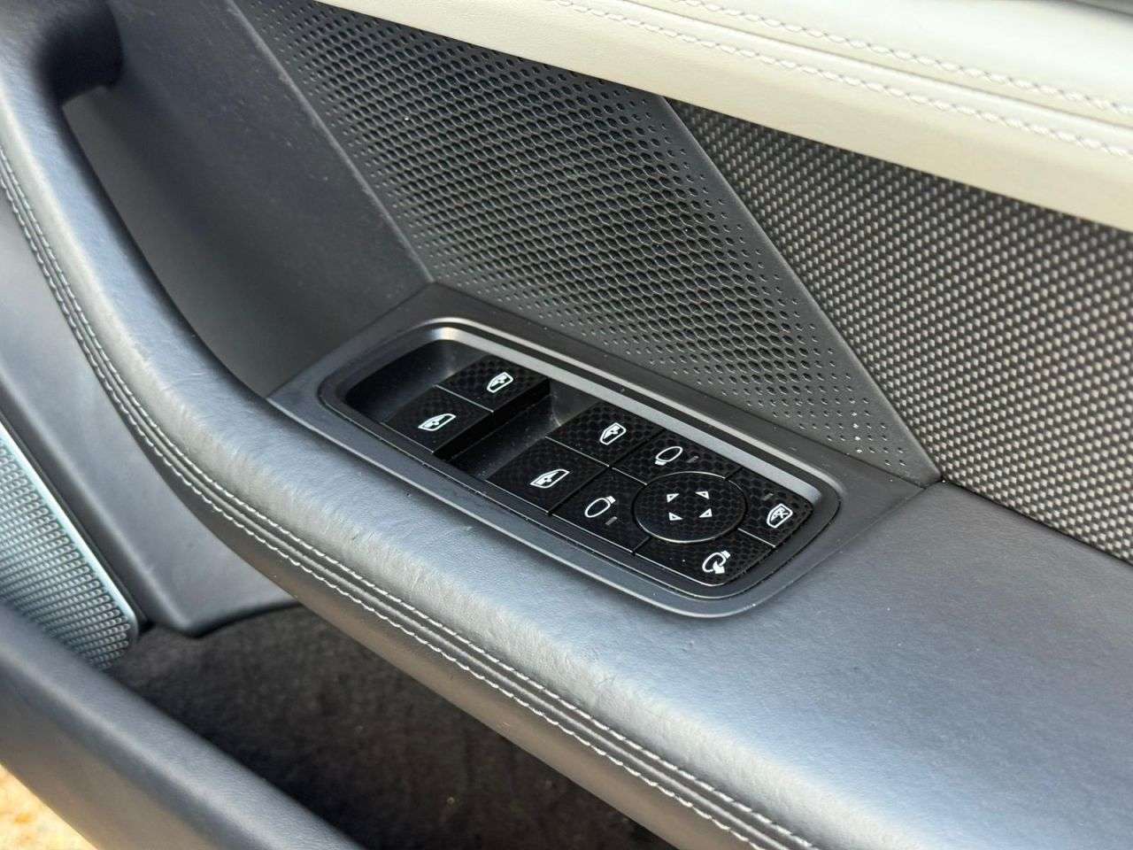 2020 PORSCHE TAYCAN 2020 PORSCHE TAYCAN