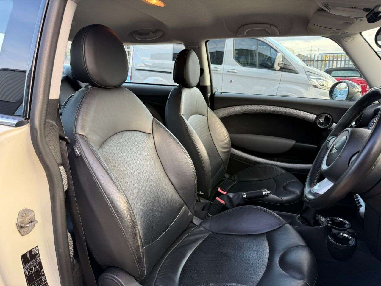 2009 MINI HATCH 2009 MINI HATCH