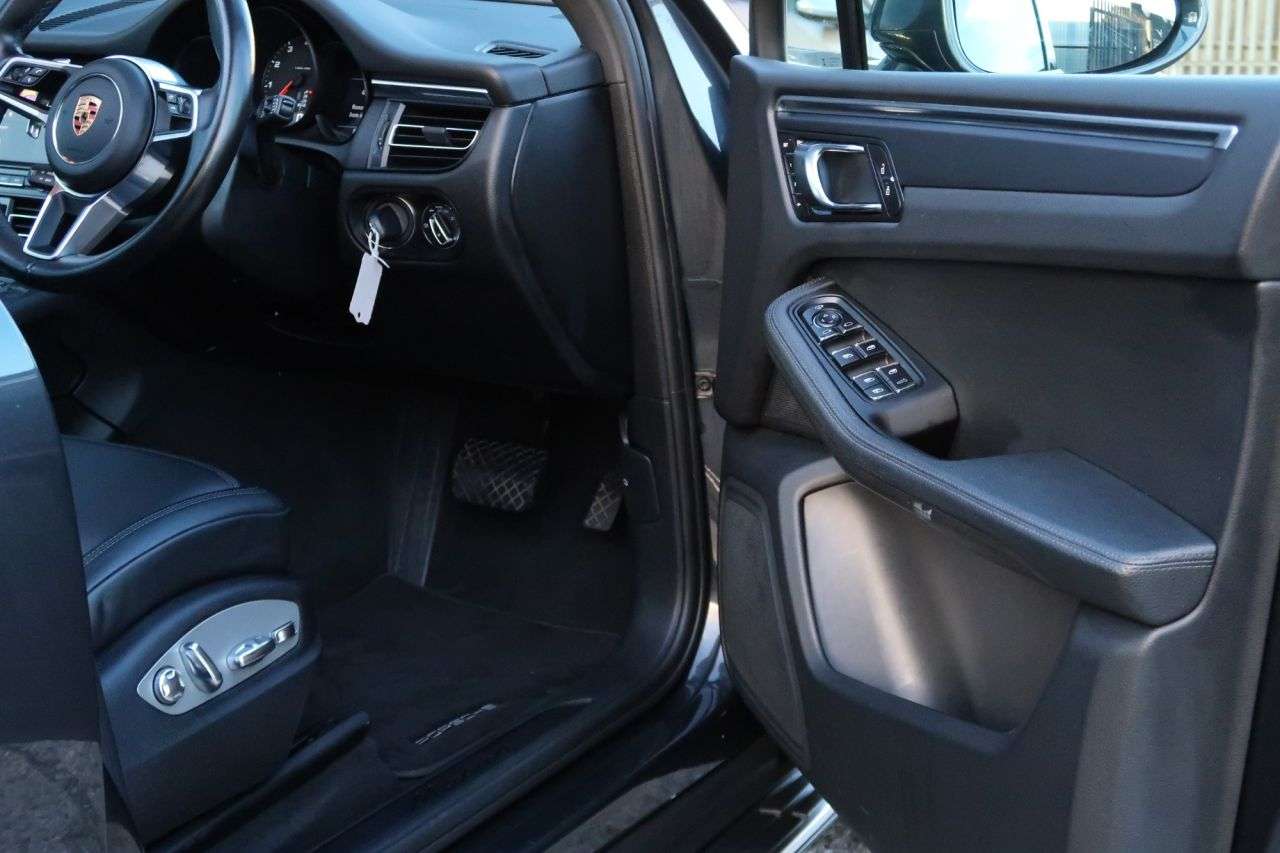 2020 PORSCHE MACAN 2020 PORSCHE MACAN