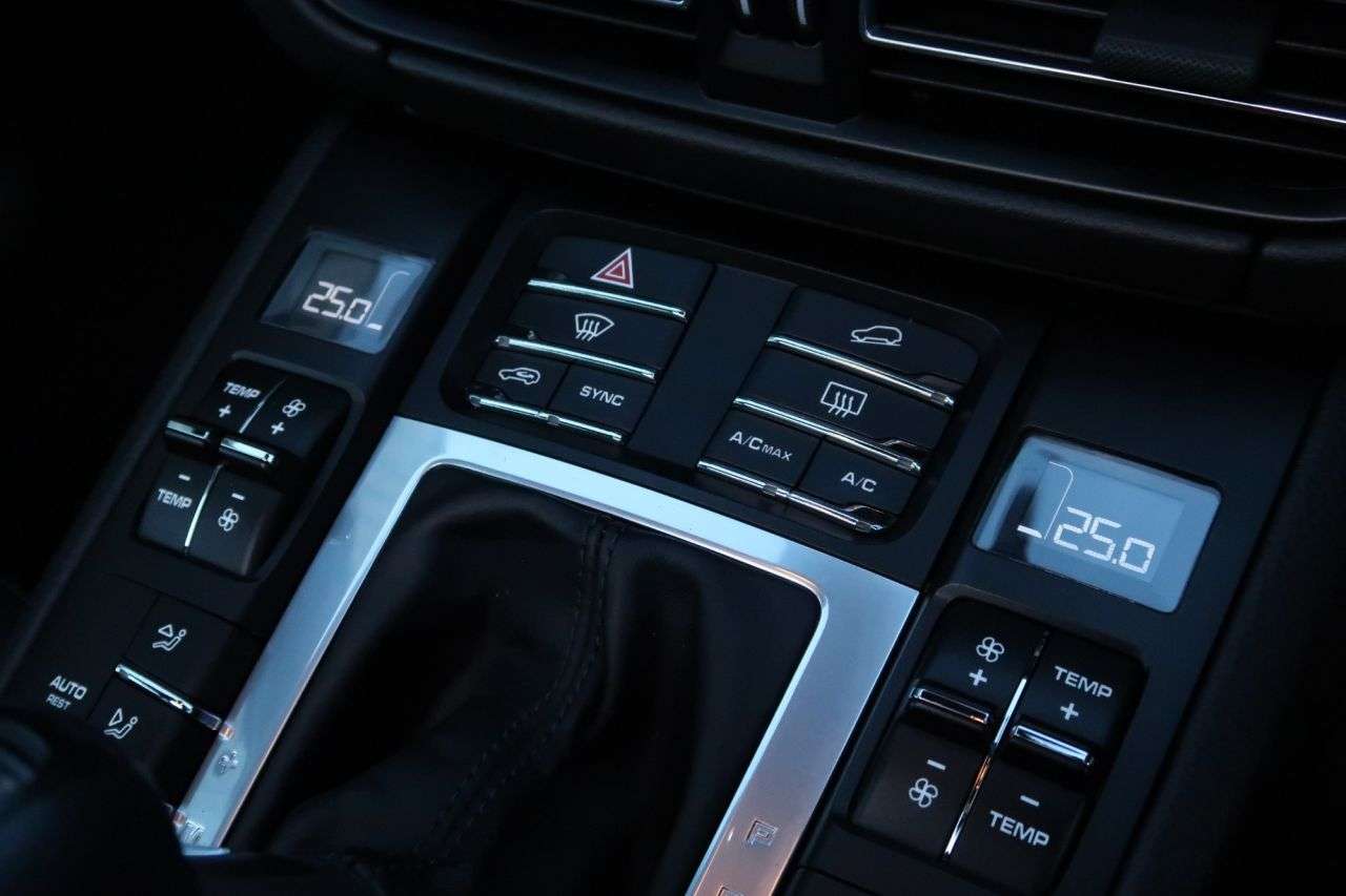 2020 PORSCHE MACAN 2020 PORSCHE MACAN