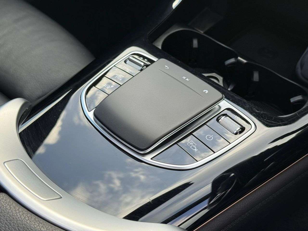 2021 MERCEDES-BENZ EQC 2021 MERCEDES-BENZ EQC