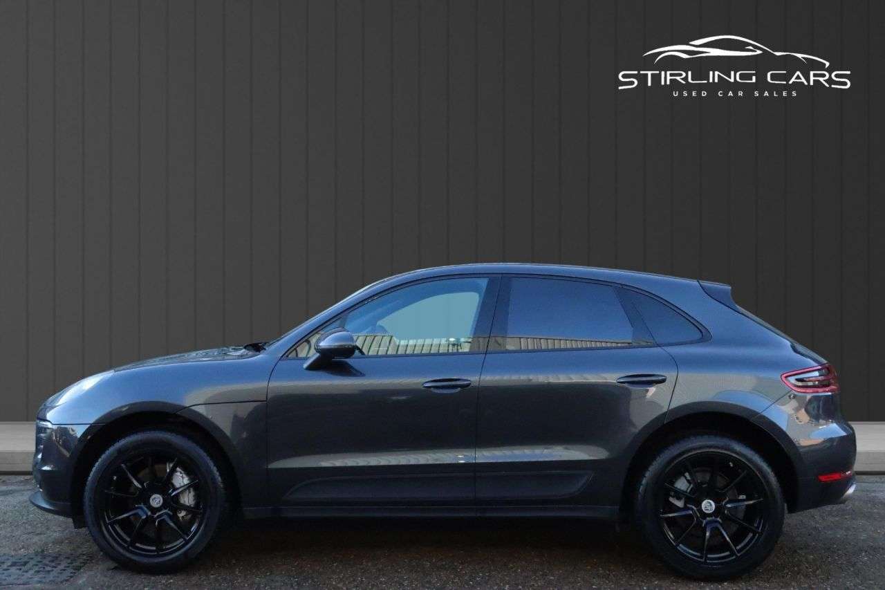2017 PORSCHE MACAN 2017 PORSCHE MACAN