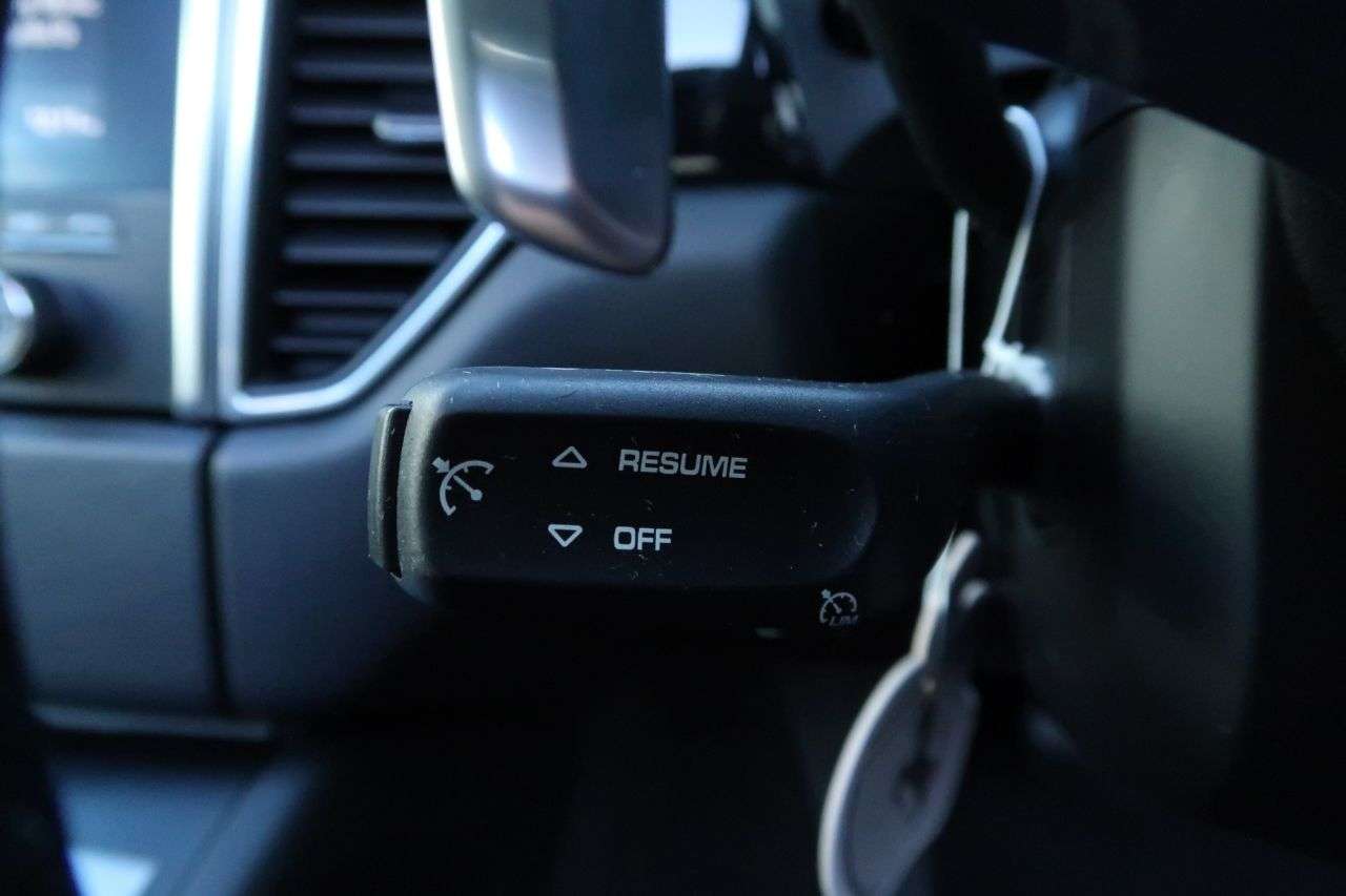 2017 PORSCHE MACAN 2017 PORSCHE MACAN