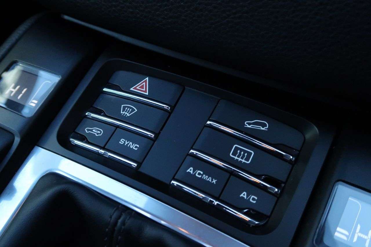 2017 PORSCHE MACAN 2017 PORSCHE MACAN