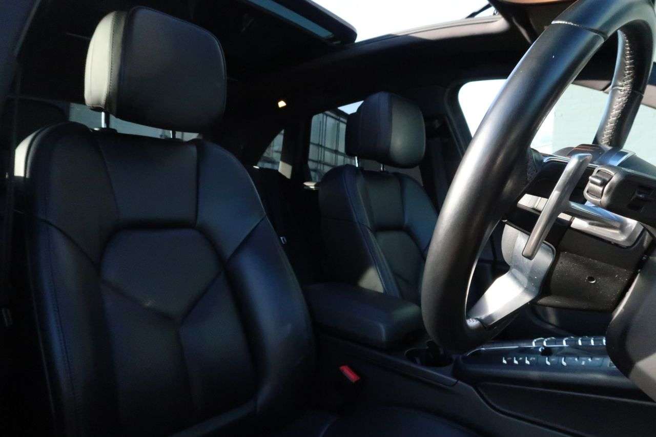 2017 PORSCHE MACAN 2017 PORSCHE MACAN