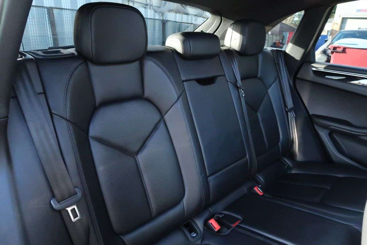 2017 PORSCHE MACAN 2017 PORSCHE MACAN