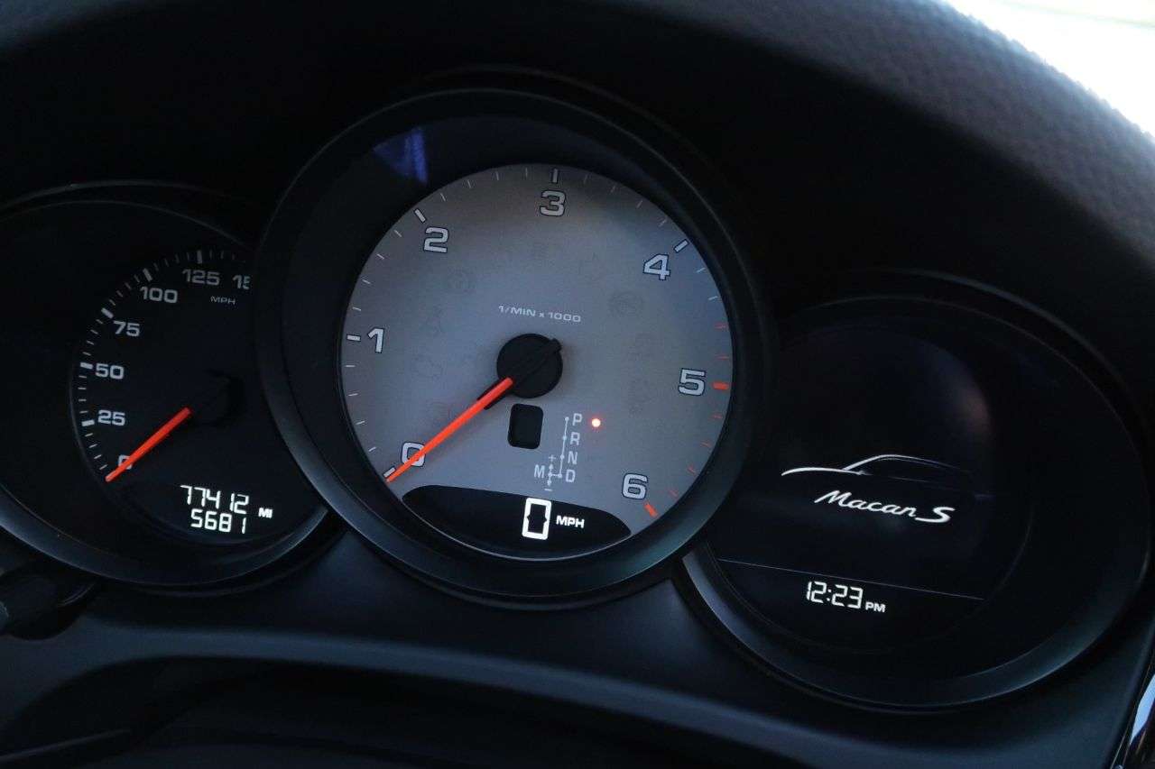 2017 PORSCHE MACAN 2017 PORSCHE MACAN