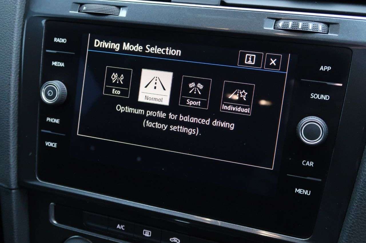 2017 VOLKSWAGEN GOLF 2017 VOLKSWAGEN GOLF