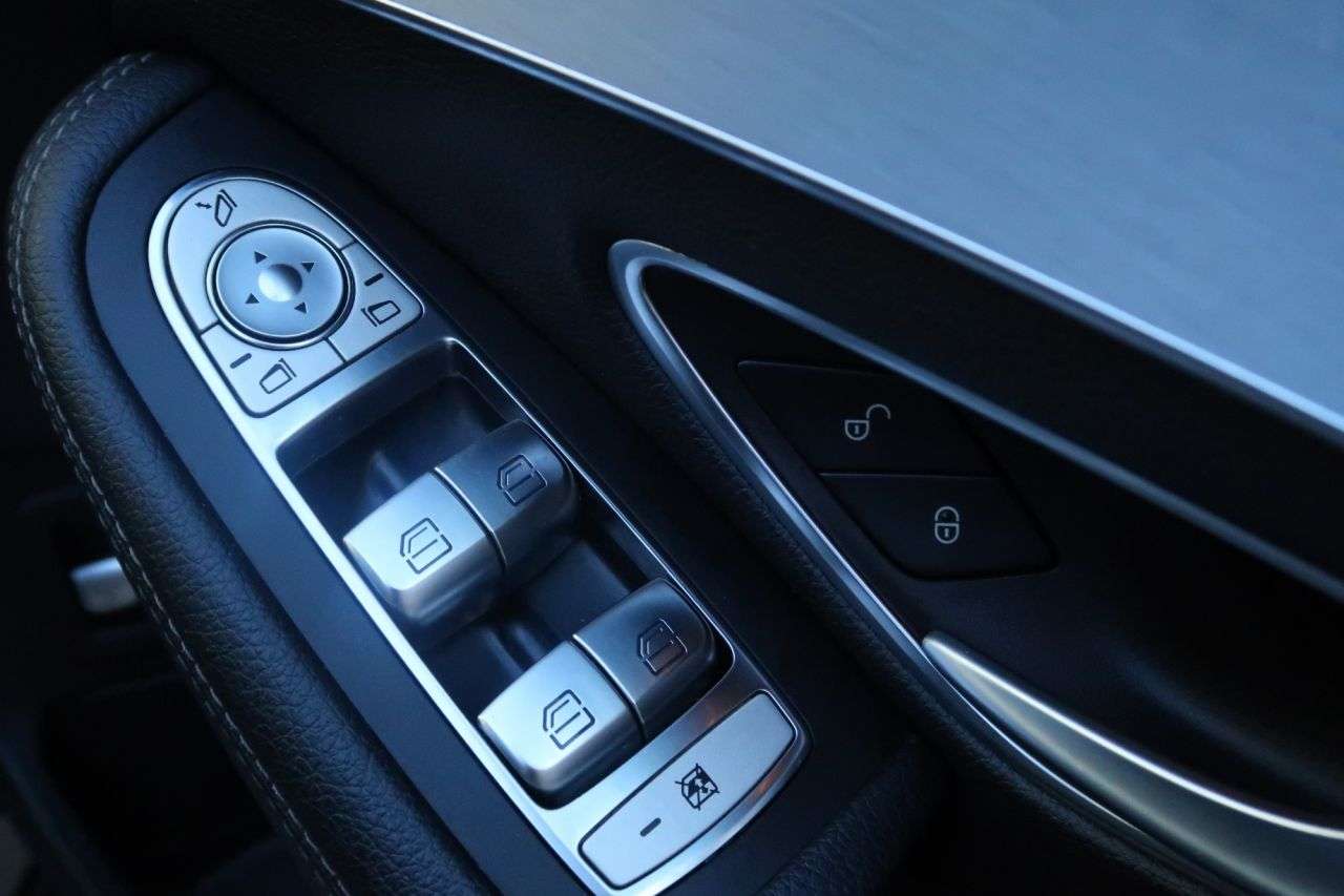 null MERCEDES-BENZ C-CLASS null MERCEDES-BENZ C-CLASS