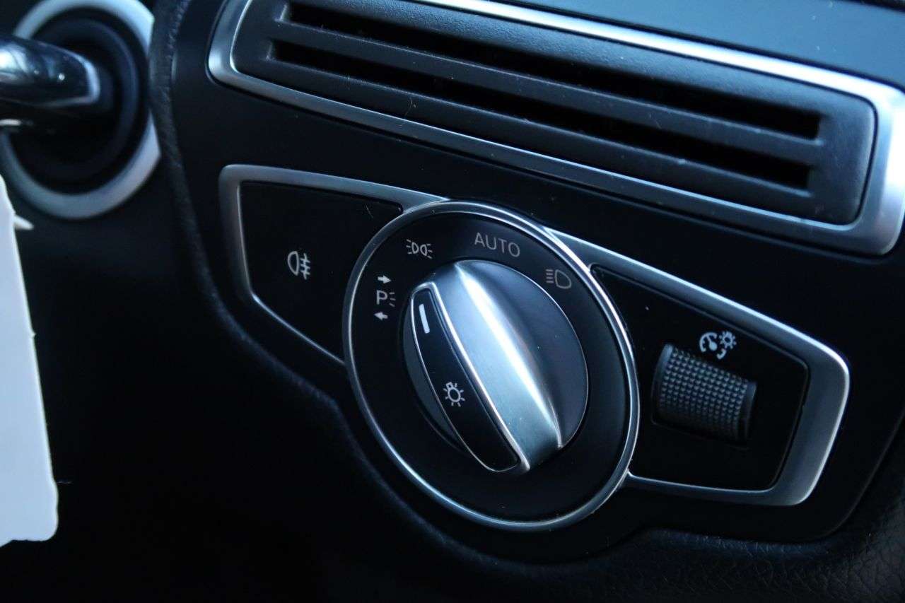 null MERCEDES-BENZ C-CLASS null MERCEDES-BENZ C-CLASS