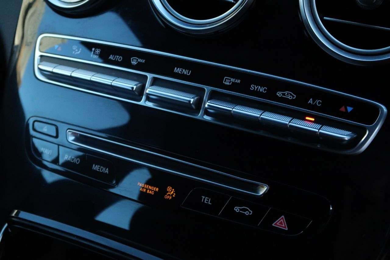 null MERCEDES-BENZ C-CLASS null MERCEDES-BENZ C-CLASS