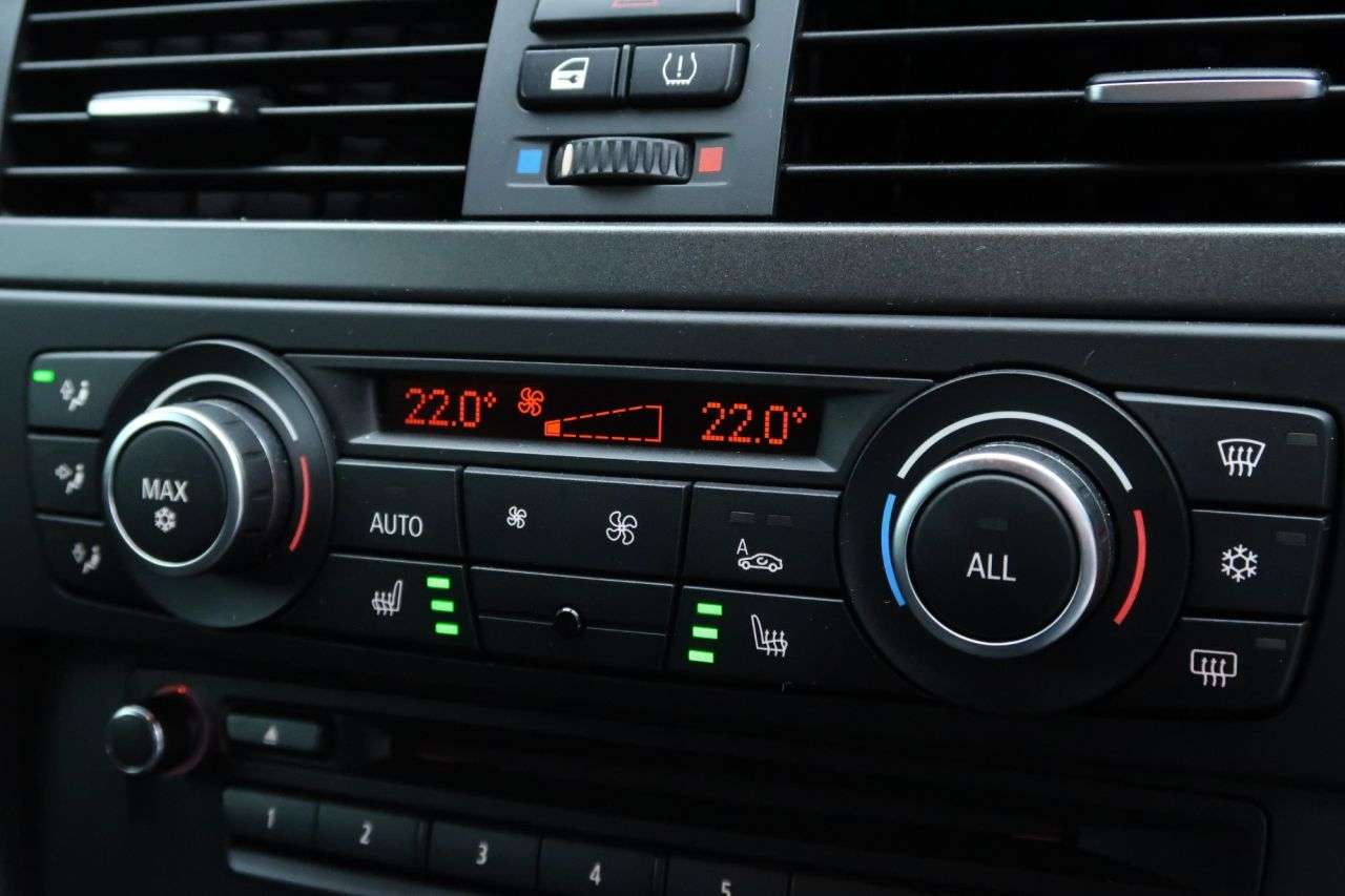 2011 BMW M3 2011 BMW M3