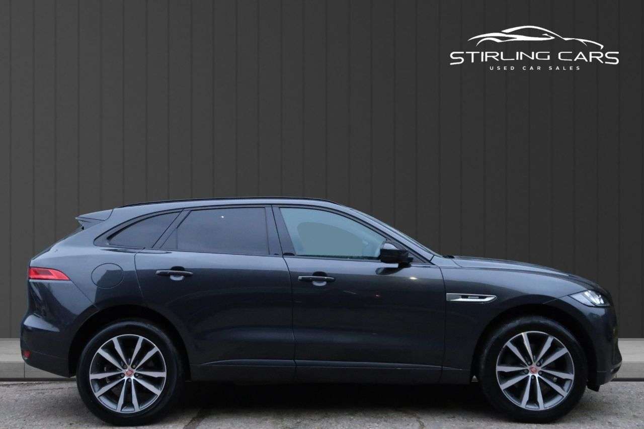 A 2018 JAGUAR F-PACE 2.0 P300 R-Sport SUV 5dr Petrol Auto AWD Euro 6 (s/s) (300 ps) FINANCE+WARR A 2018 JAGUAR F-PACE 2.0 P300 R-Sport SUV 5dr Petrol Auto AWD Euro 6 (s/s) (300 ps) FINANCE+WARR