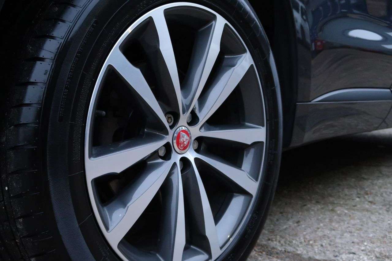 2018 JAGUAR F-PACE 2018 JAGUAR F-PACE