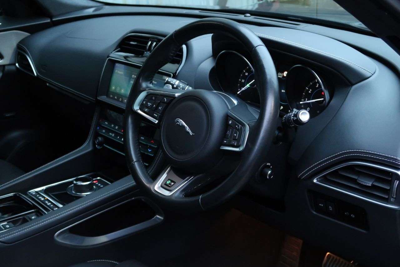 2018 JAGUAR F-PACE 2018 JAGUAR F-PACE
