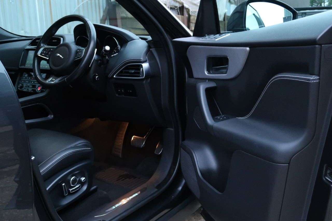 2018 JAGUAR F-PACE 2018 JAGUAR F-PACE