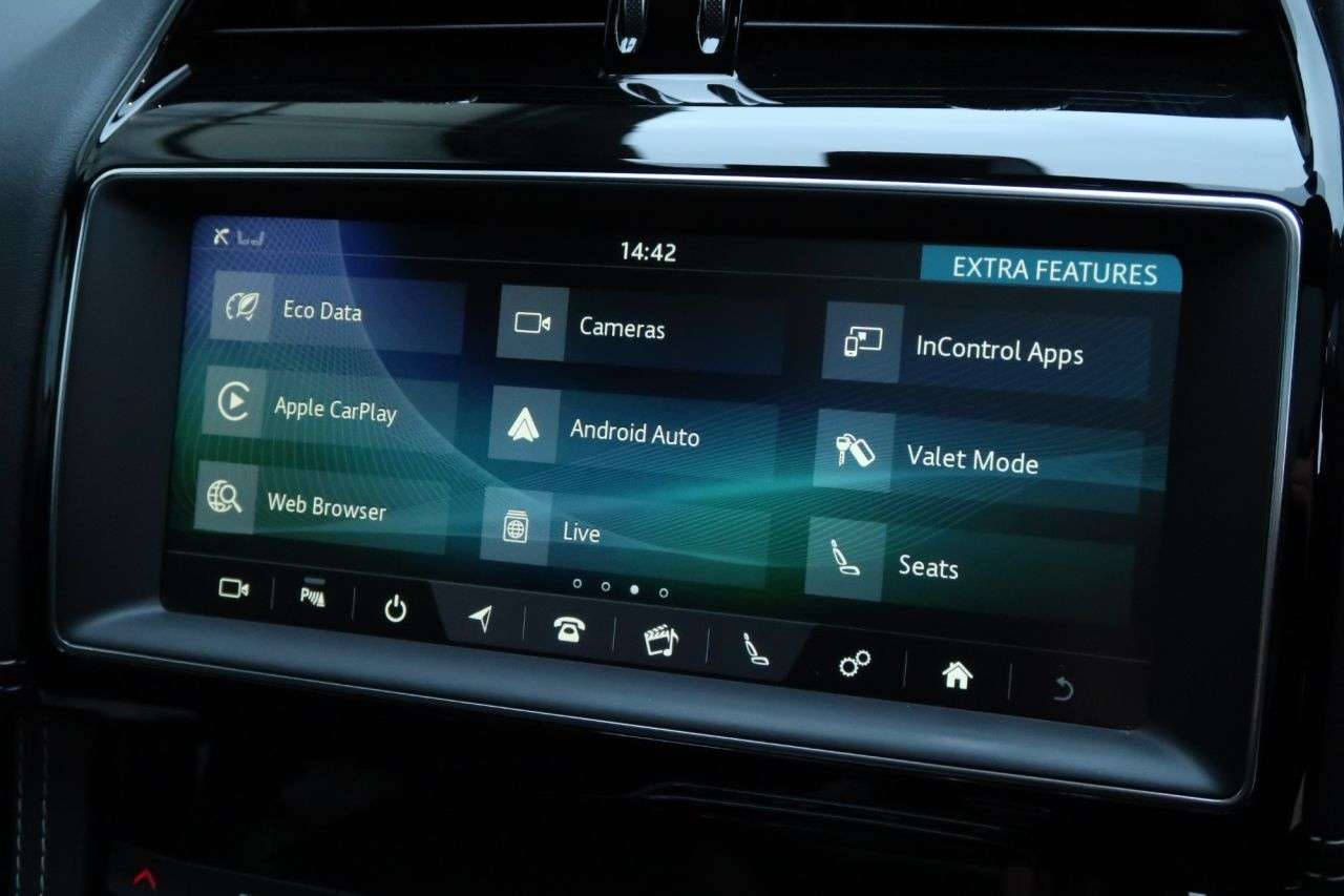 2018 JAGUAR F-PACE 2018 JAGUAR F-PACE