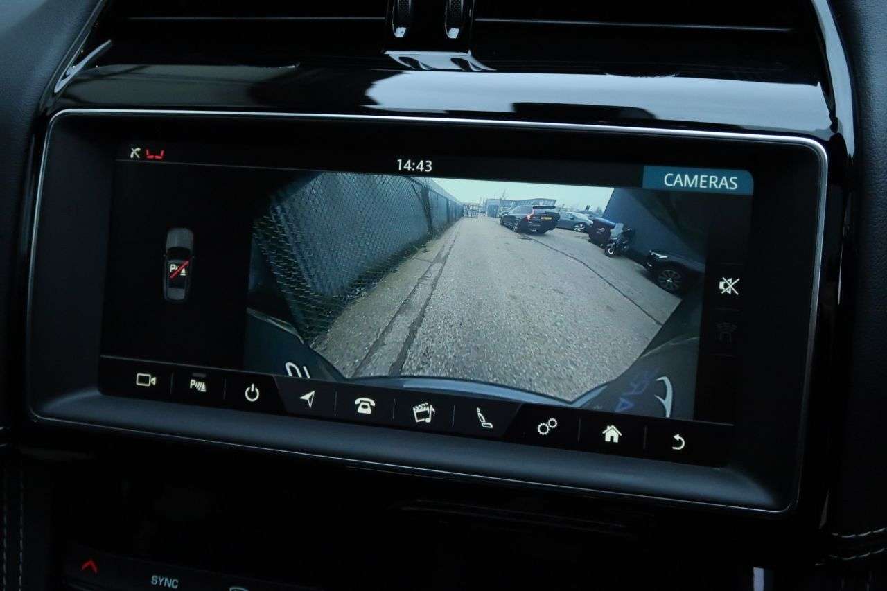 2018 JAGUAR F-PACE 2018 JAGUAR F-PACE