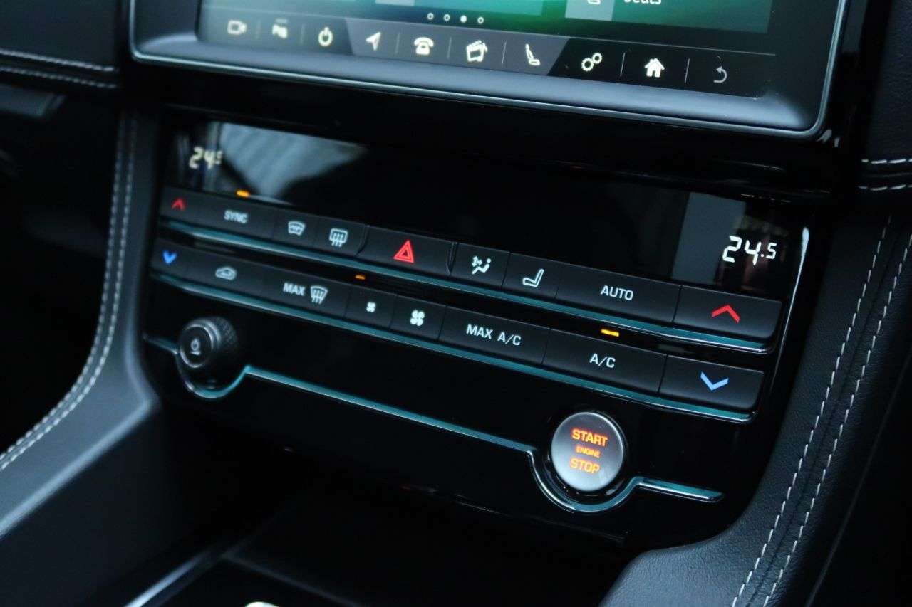 2018 JAGUAR F-PACE 2018 JAGUAR F-PACE