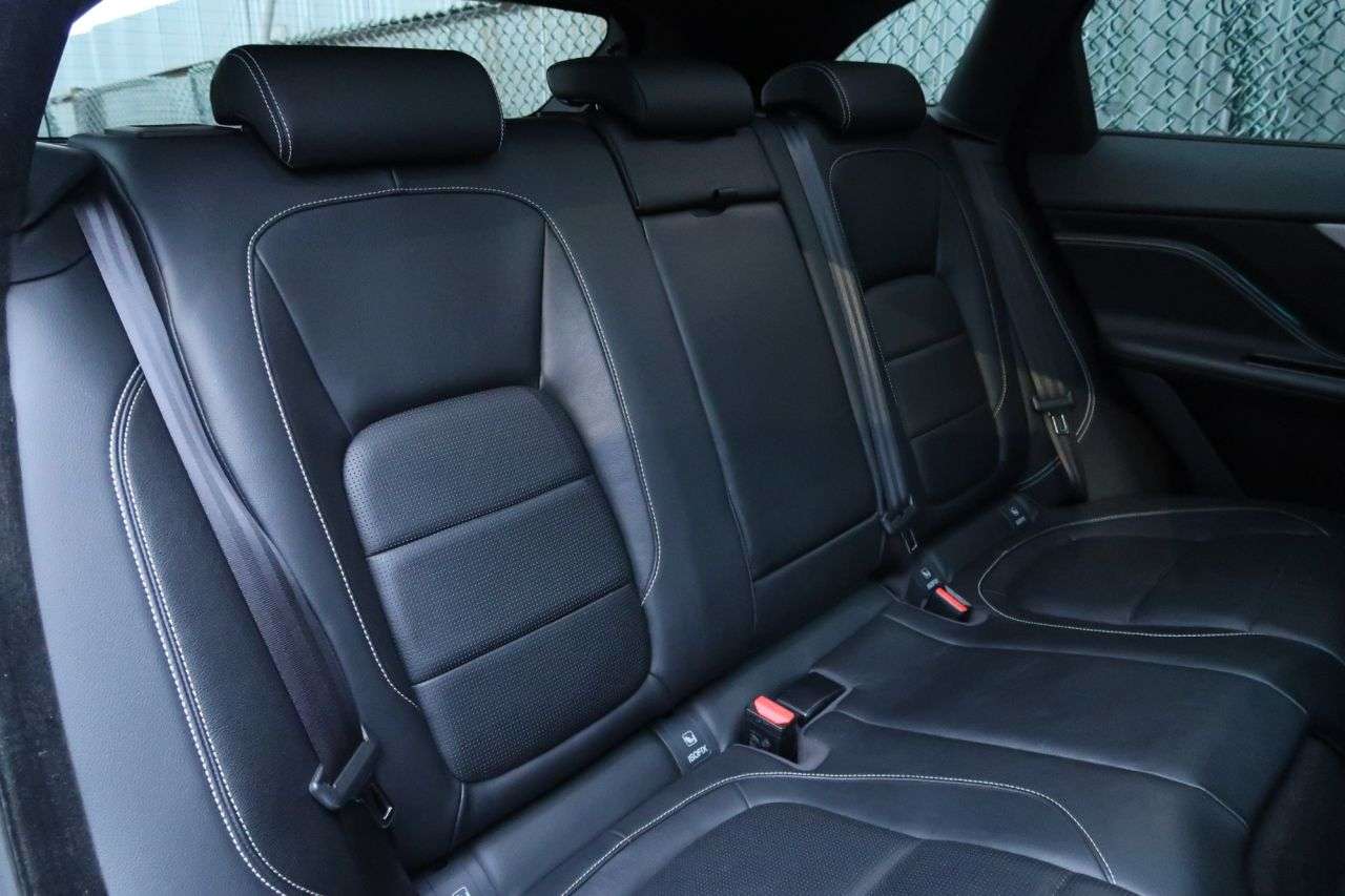 2018 JAGUAR F-PACE 2018 JAGUAR F-PACE