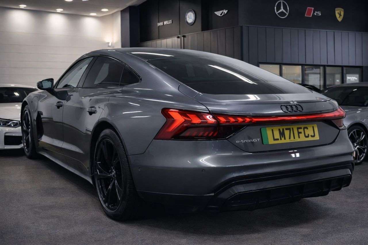 2021 AUDI E-TRON GT 2021 AUDI E-TRON GT