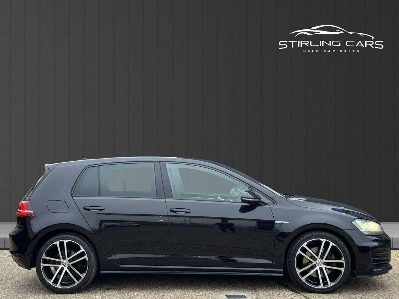 A 2016 VOLKSWAGEN GOLF 2.0 TDI BlueMotion Tech GTD Hatchback 5dr Diesel Manual Euro 6 (s/s) (184 p A 2016 VOLKSWAGEN GOLF 2.0 TDI BlueMotion Tech GTD Hatchback 5dr Diesel Manual Euro 6 (s/s) (184 p