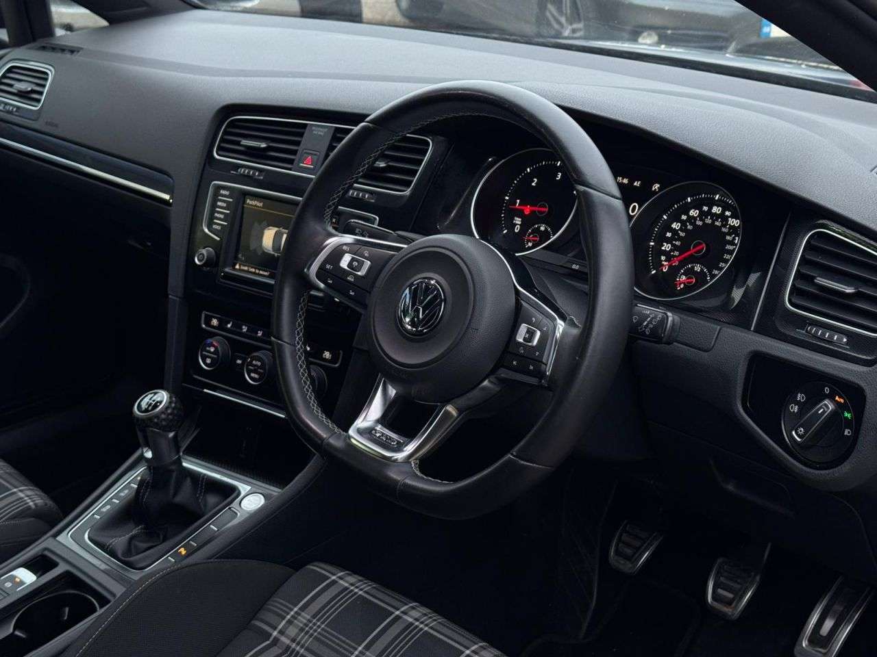 2016 VOLKSWAGEN GOLF 2016 VOLKSWAGEN GOLF