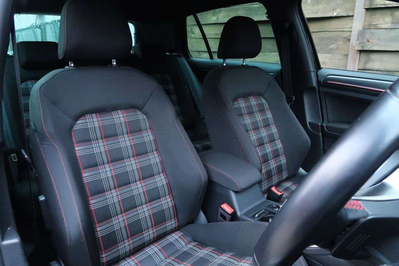 2020 VOLKSWAGEN GOLF 2020 VOLKSWAGEN GOLF