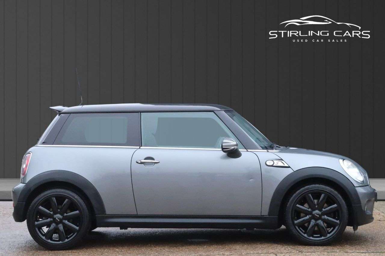 A 2007 MINI HATCH 1.6 Cooper S Hatchback 3dr Petrol Steptronic Euro 4 (175 ps) FINANCE+WARRAN A 2007 MINI HATCH 1.6 Cooper S Hatchback 3dr Petrol Steptronic Euro 4 (175 ps) FINANCE+WARRAN