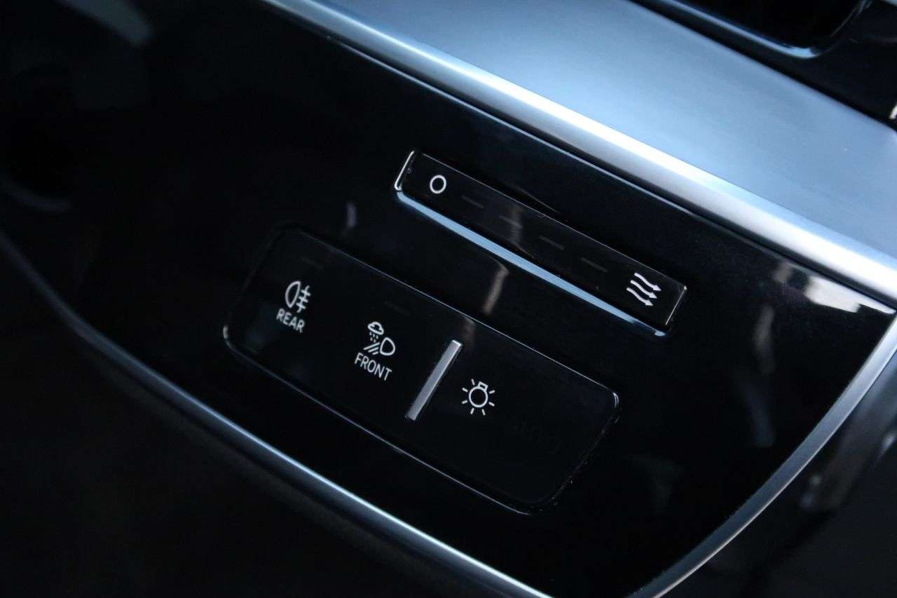 2018 AUDI A8 2018 AUDI A8