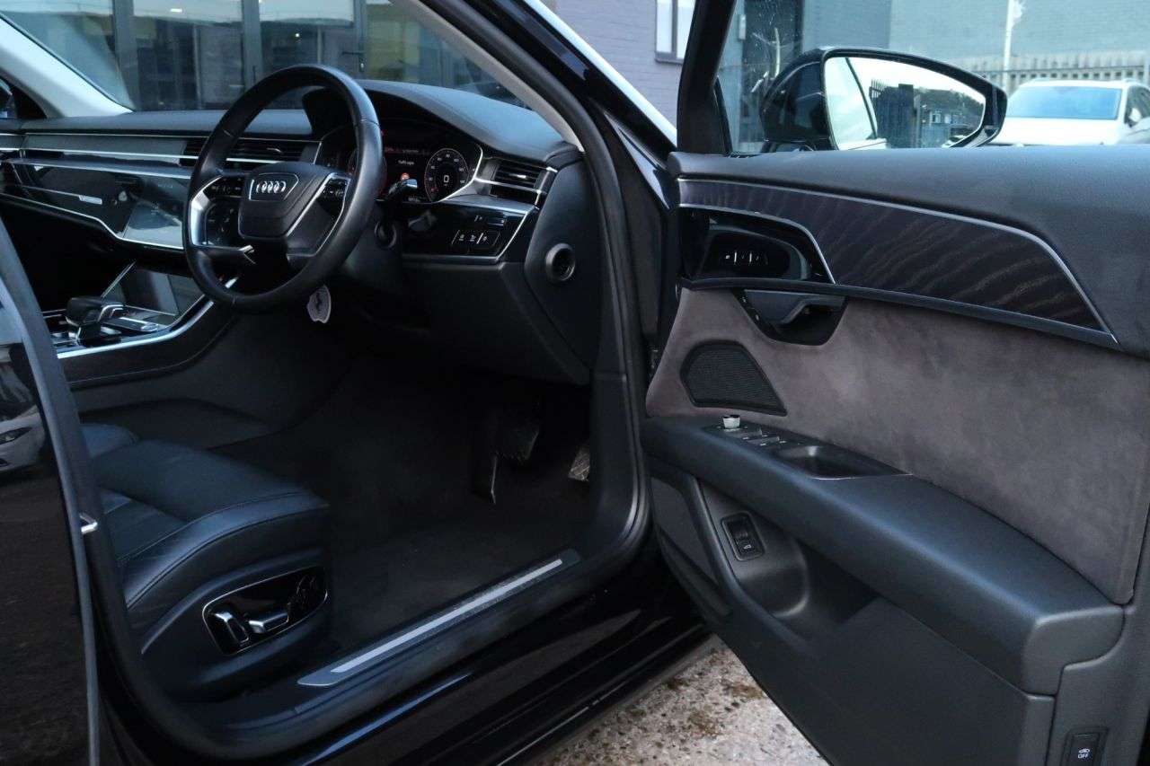 2018 AUDI A8 2018 AUDI A8