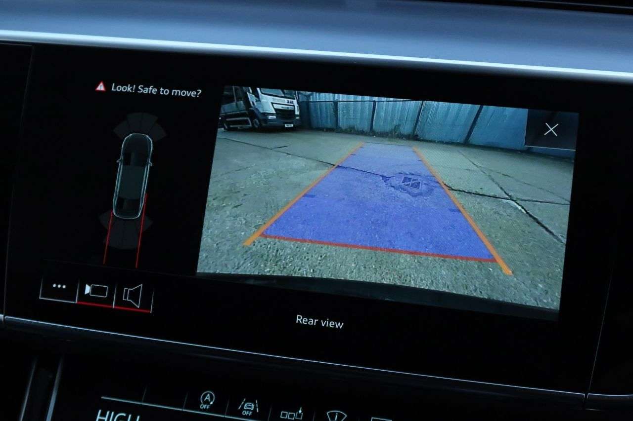 2018 AUDI A8 2018 AUDI A8