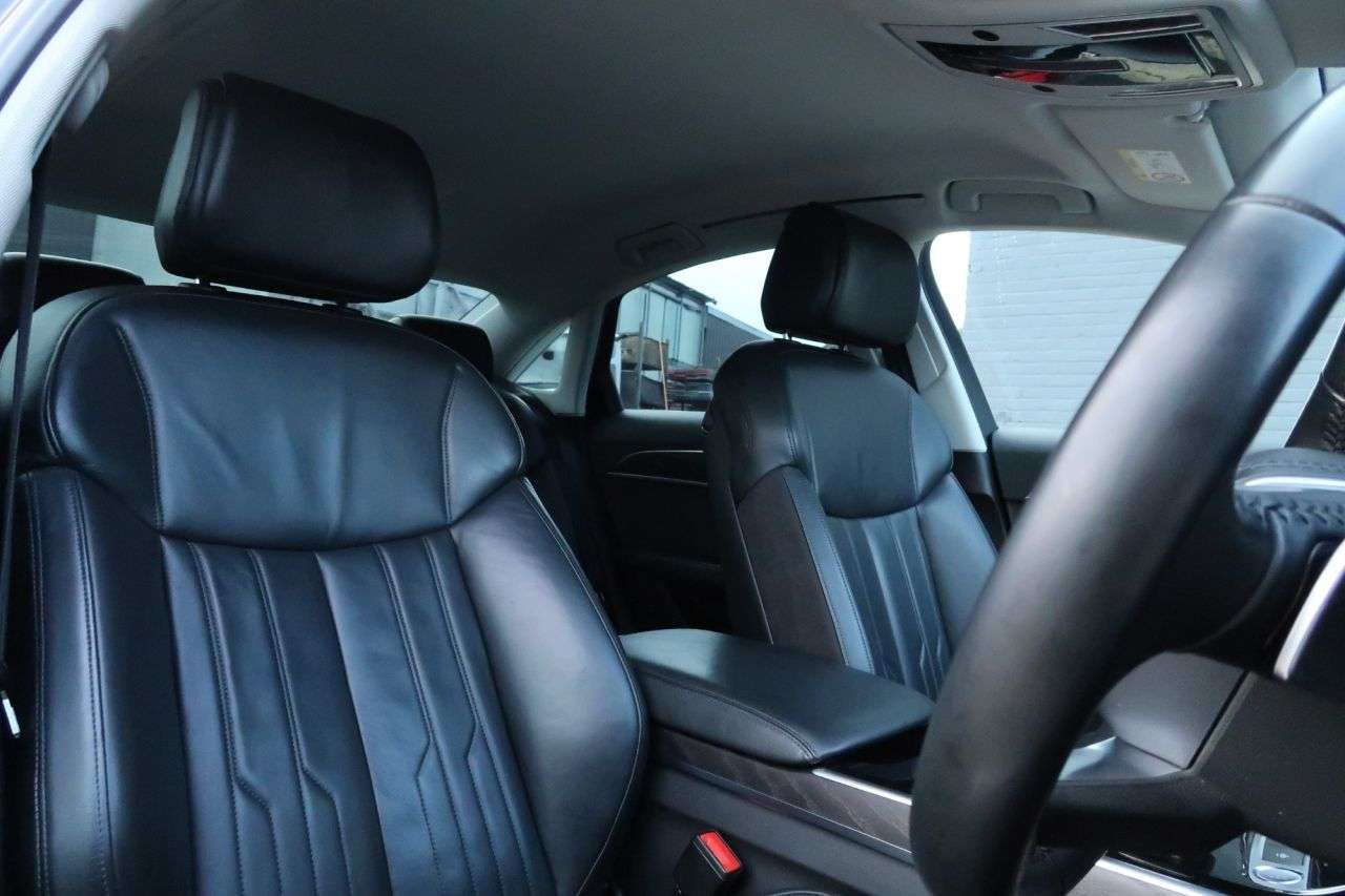 2018 AUDI A8 2018 AUDI A8