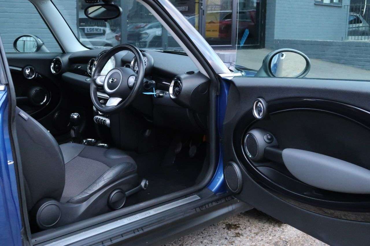 2009 MINI CLUBMAN 2009 MINI CLUBMAN