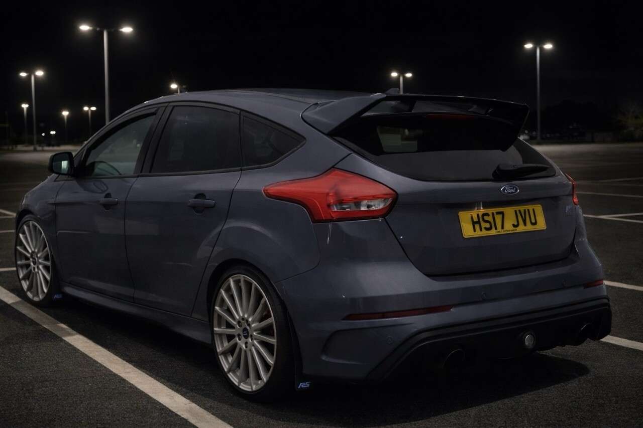 A 2017 FORD FOCUS 2.3T EcoBoost RS Hatchback 5dr Petrol Manual AWD Euro 6 (s/s) (350 ps) FINA A 2017 FORD FOCUS 2.3T EcoBoost RS Hatchback 5dr Petrol Manual AWD Euro 6 (s/s) (350 ps) FINA