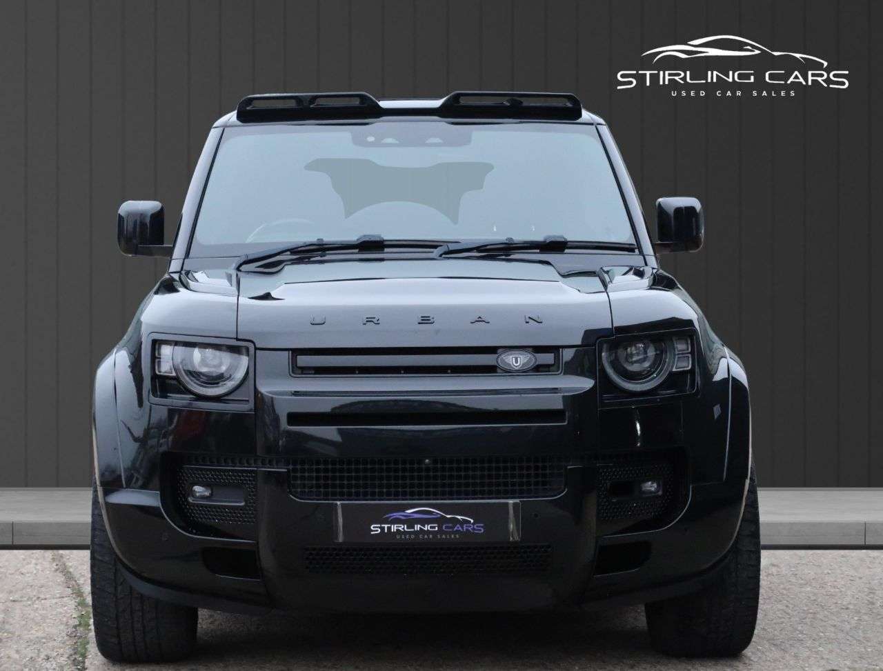 A 2022 LAND ROVER DEFENDER 3.0 D300 MHEV HSE Hard Top SUV 5dr Diesel Auto 4WD MWB Euro 6 (s/s) (300 ps A 2022 LAND ROVER DEFENDER 3.0 D300 MHEV HSE Hard Top SUV 5dr Diesel Auto 4WD MWB Euro 6 (s/s) (300 ps