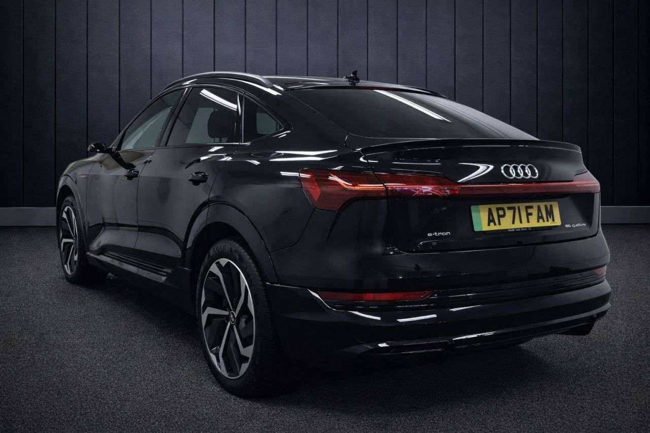A 2021 AUDI E-TRON 55 Black Edition Sportback 5dr Electric Auto quattro 95kWh (11kW Charger) ( A 2021 AUDI E-TRON 55 Black Edition Sportback 5dr Electric Auto quattro 95kWh (11kW Charger) (