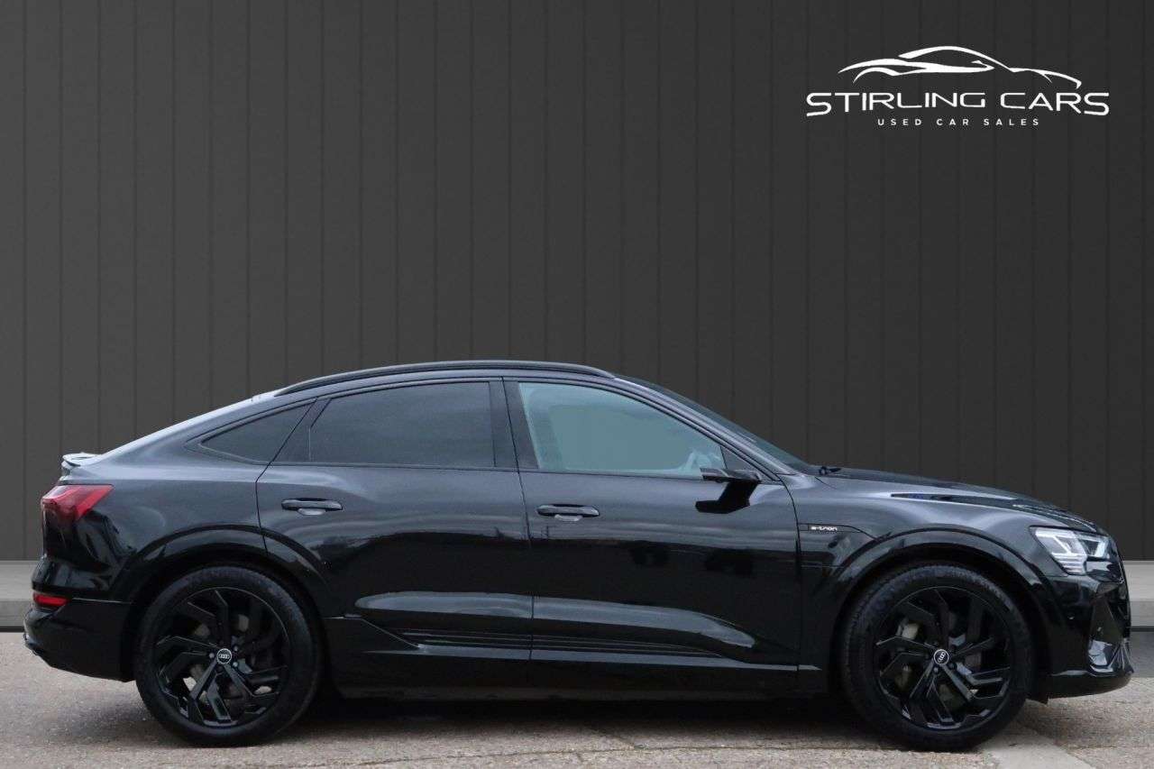 A 2021 AUDI E-TRON 55 Black Edition Sportback 5dr Electric Auto quattro 95kWh (11kW Charger) ( A 2021 AUDI E-TRON 55 Black Edition Sportback 5dr Electric Auto quattro 95kWh (11kW Charger) (