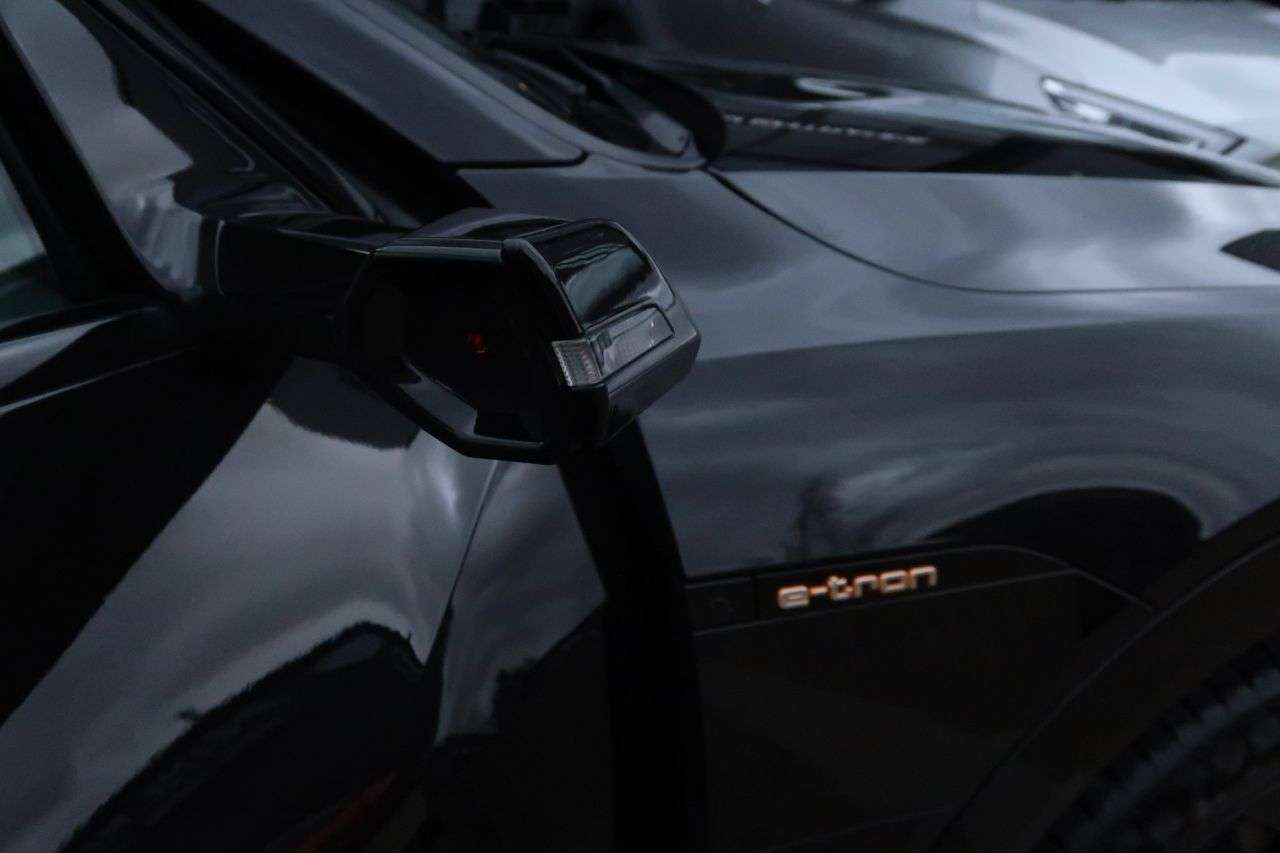 2021 AUDI E-TRON 2021 AUDI E-TRON