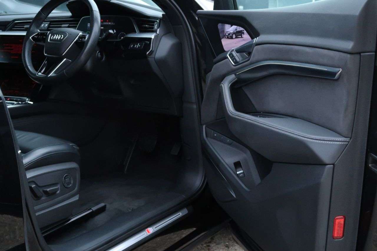 2021 AUDI E-TRON 2021 AUDI E-TRON